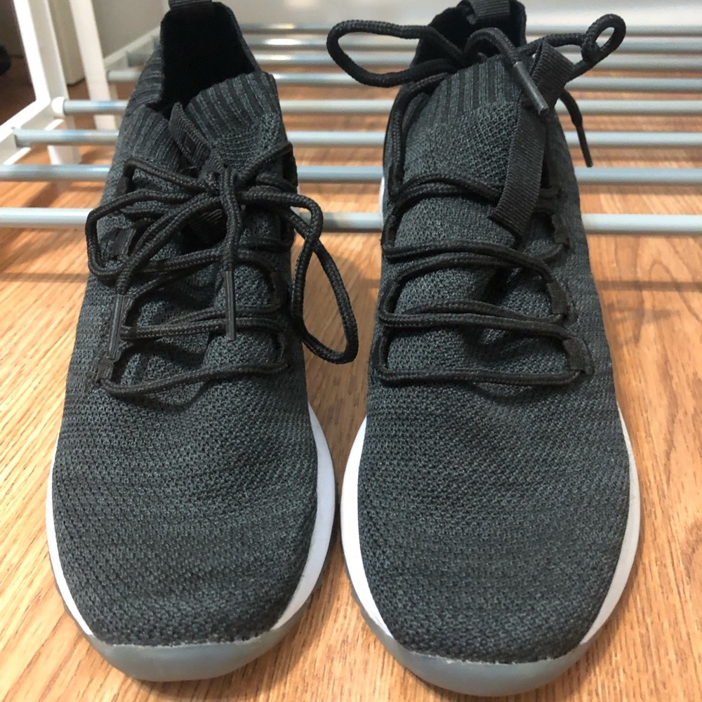 Fabletics sneakers size 7